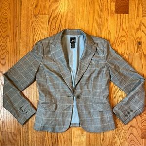 Saks 5th avenue gray checkered blazer size 2